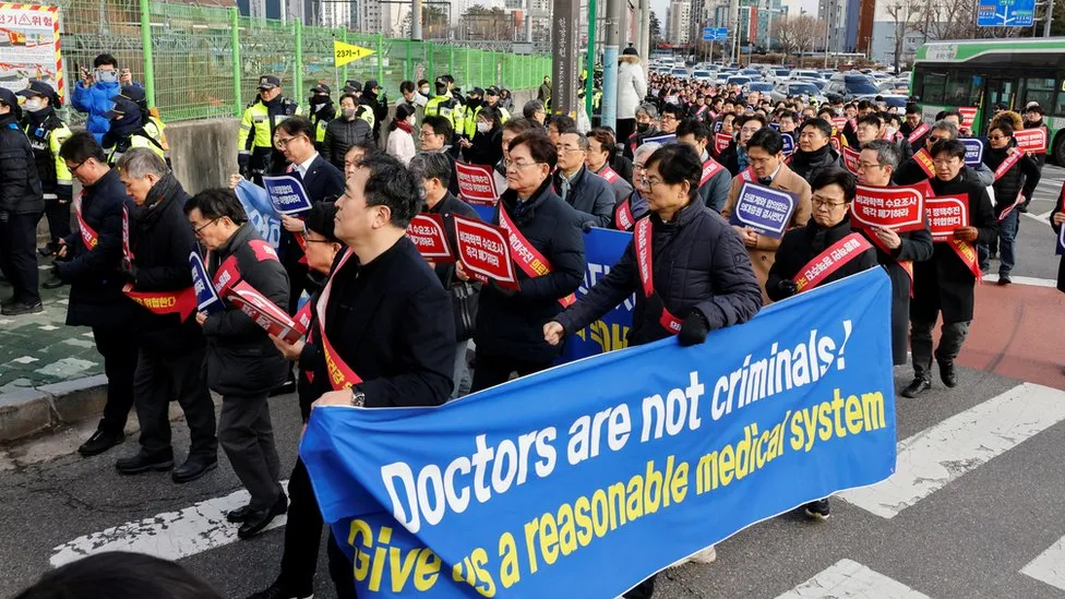 S. Korea Doctors at Risk of Arrest for Strike