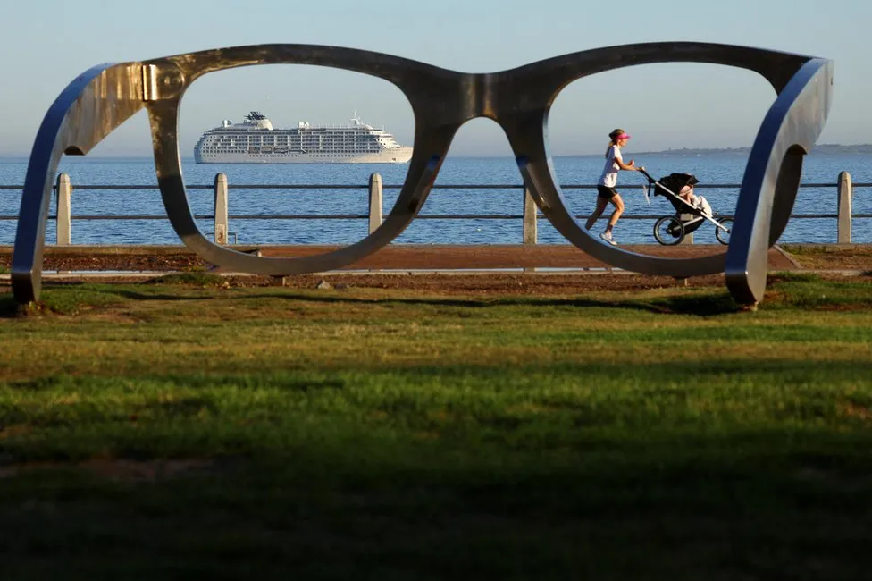 Africa’s Top Shots: Stylish Strolls